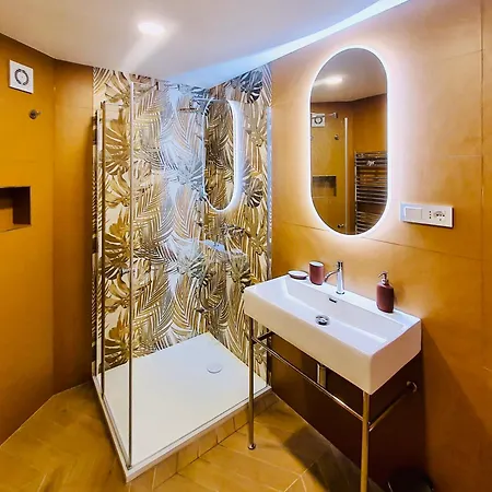 Romantic In The Heart Of Budapeszt